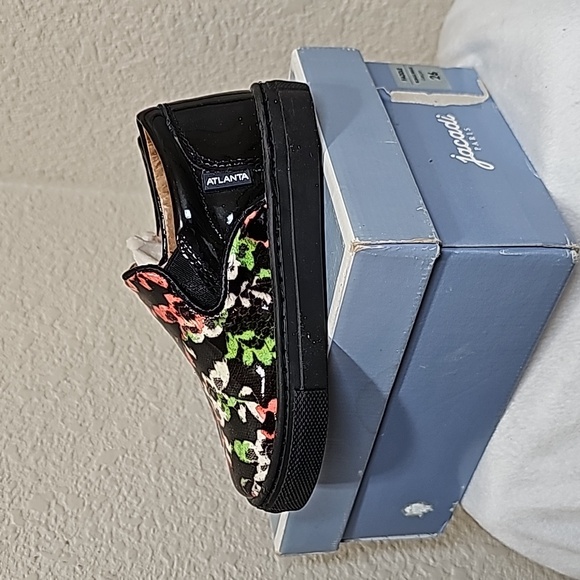 Atlanta Moccasin Slip-on Patent Leather - Picture 1 of 8